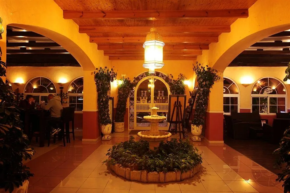 Los Arcos Нерха Отель
