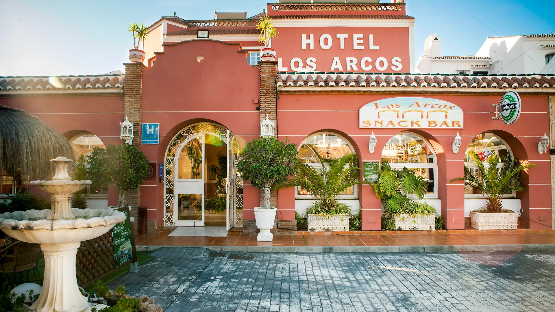 Отель Los Arcos Нерха